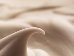 Профессиональные кремы для косметологов: главные особенности и преимущества