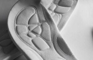 Изготовление индивидуальных ортопедических стелек: кому и когда может быть интересно